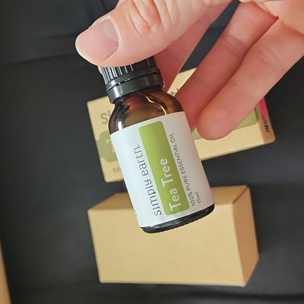 Simply Earth Tea Tree essential oil
